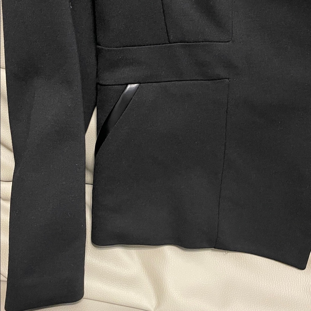 Anne Klein Black Blazer with beautiful princess collar & leather look trim. - Picture 3 of 10